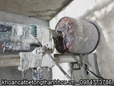 Phá dỡ công trình